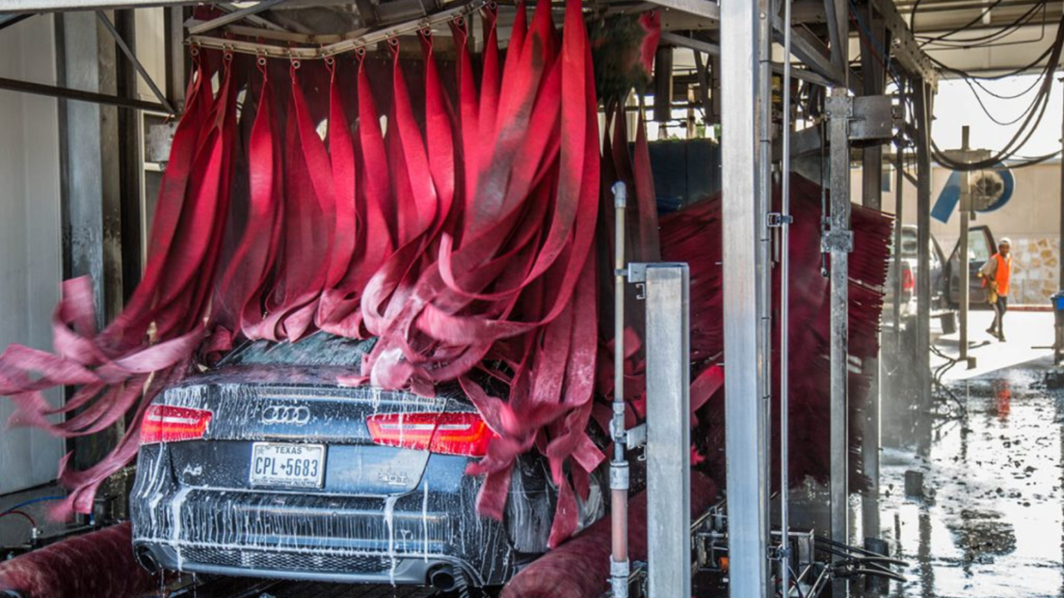 Suds Deluxe Car Wash ya está abierto en Austin Latino