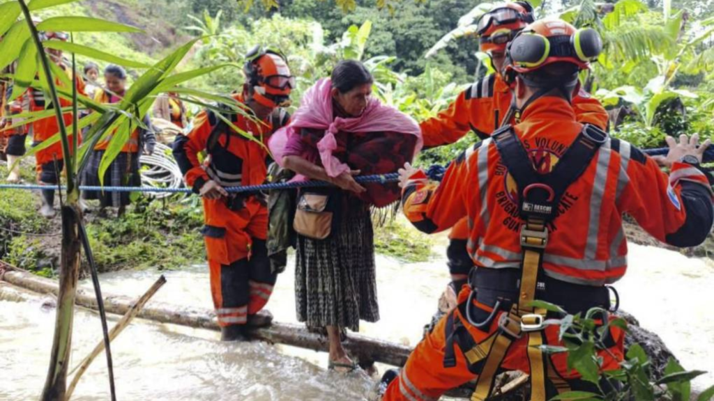 Aumenta La Cifra De Fallecidos En Centroam Rica Por Hurac N Julia Austin Latino