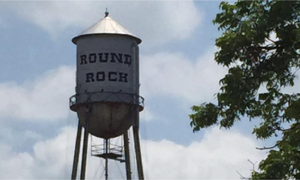 Torre de agua de roca redonda. (Foto: CBS Austin)