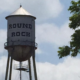 Torre de agua de roca redonda. (Foto: CBS Austin)