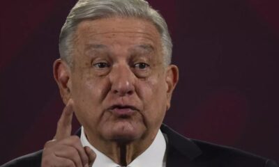 El presidente de México, Andrés Manuel López Obrador, da su conferencia de prensa matutina programada regularmente en el Palacio Nacional de la Ciudad de México, el martes 28 de febrero de 2023. López Obrador anunció el martes que Tesla instalará una planta en el norte de México. (AP Foto/Marco Ugarte)(Marco Ugarte / Associated Press)