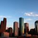 Una vista del horizonte de Houston al anochecer el 26 de marzo de 2013 en Houston, Texas. (Foto de Scott Halleran/Getty Images)