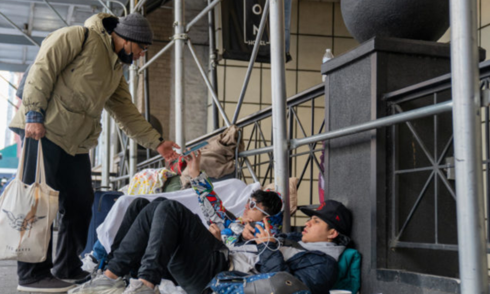 Nueva York busca cubrir gastos de refugios. Foto: EFE