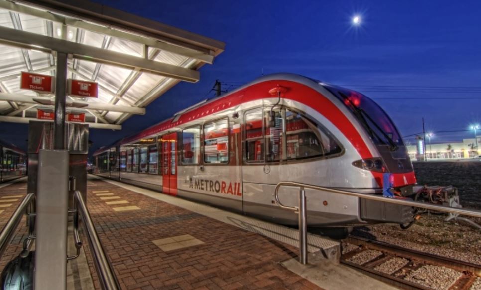 Capital Metro agregó una segunda vía en Cedar Park entre la estación Lakeline y la estación Leander, lo que permite que los trenes se crucen entre sí. (Cortesía Capital Metro)