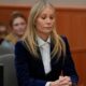 La actriz Gwyneth Paltrow escuchando el veredicto en el juicio por un accidente de esquí el 30 de marzo de 2023, en Park City, Utah. (Crédito: Rick Bowmer-Pool/Getty Images)