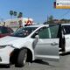 Un miembro de las fuerzas de seguridad de México permanece cerca del monovolumen blanco con placas de Carolina del Norte y con varios agujeros de bala, en el lugar en el que hombres armados secuestraron a cuatro ciudadanos de Estados Unidos (Foto: AP)