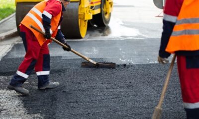 El proyecto ampliará la vía existente a tres carriles, agregará una rotonda y agregará un nuevo semáforo. (Cortesía de Adobe Stock)