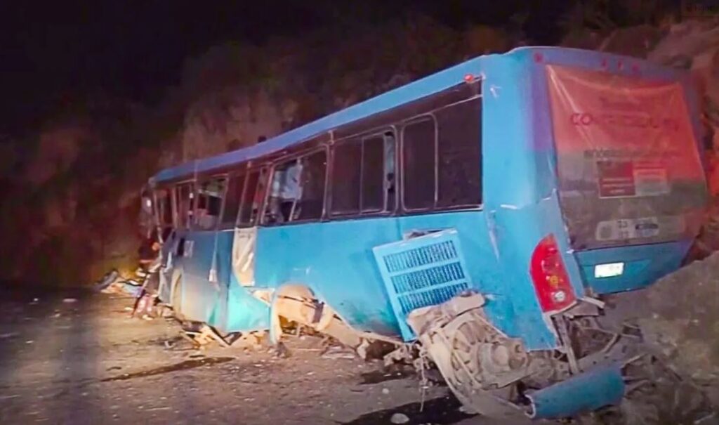 Accidente deja al menos 18 muertos en sur de México - Austin Latino