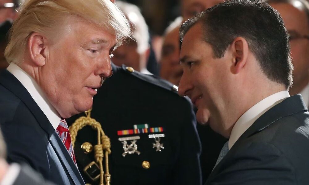 Donald Trump y Ted Cruz en la Casa Blanca en 2017. Cruz apoya al expresidente ante la presentación de cargos formales en Nueva York.(Mark Wilson / Getty Images)