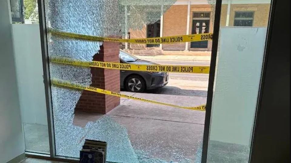 El incidente ocurrió en la oficina de Austin NAACP ubicada en 1050 East 11th Street. (Foto cortesía: NAACP Austin)