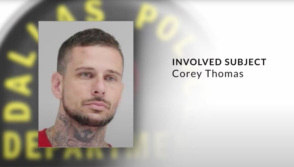 Cuatro oficiales que forman parte del North Texas Fugitive Task Force abrieron fuego la mañana del lunes contra Corey Thomas, acusado de homicidio, en la cuadra 3700 de South Tyler Street en Dallas.(Dallas Police Department / Screenshot)