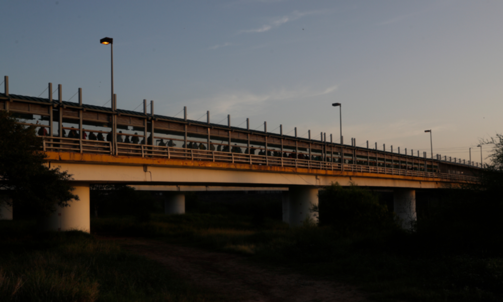 Atacan a balazos a caravana que iba de Texas a México Austin Latino