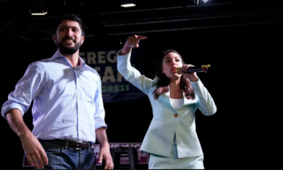 La representante estadounidense Alexandria Ocasio-Cortez asiste a un mitin con el candidato demócrata al Congreso Greg Casar, el sábado 12 de febrero de 2022, en San Antonio. (Foto AP/Eric Gay)