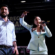 La representante estadounidense Alexandria Ocasio-Cortez asiste a un mitin con el candidato demócrata al Congreso Greg Casar, el sábado 12 de febrero de 2022, en San Antonio. (Foto AP/Eric Gay)