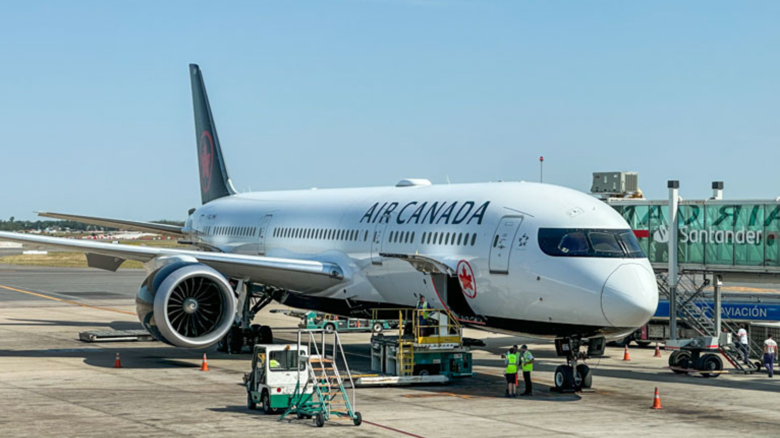 AUS celebra un nuevo vuelo directo a Montreal con Air Canada