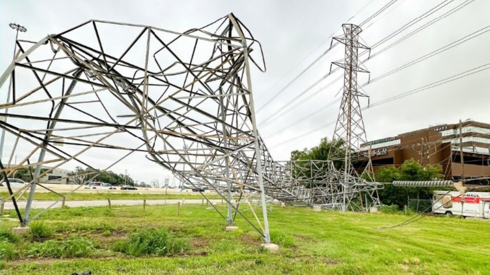 Austin Energy Mutual Aid se dirigió a Houston para ayudar en su recuperación