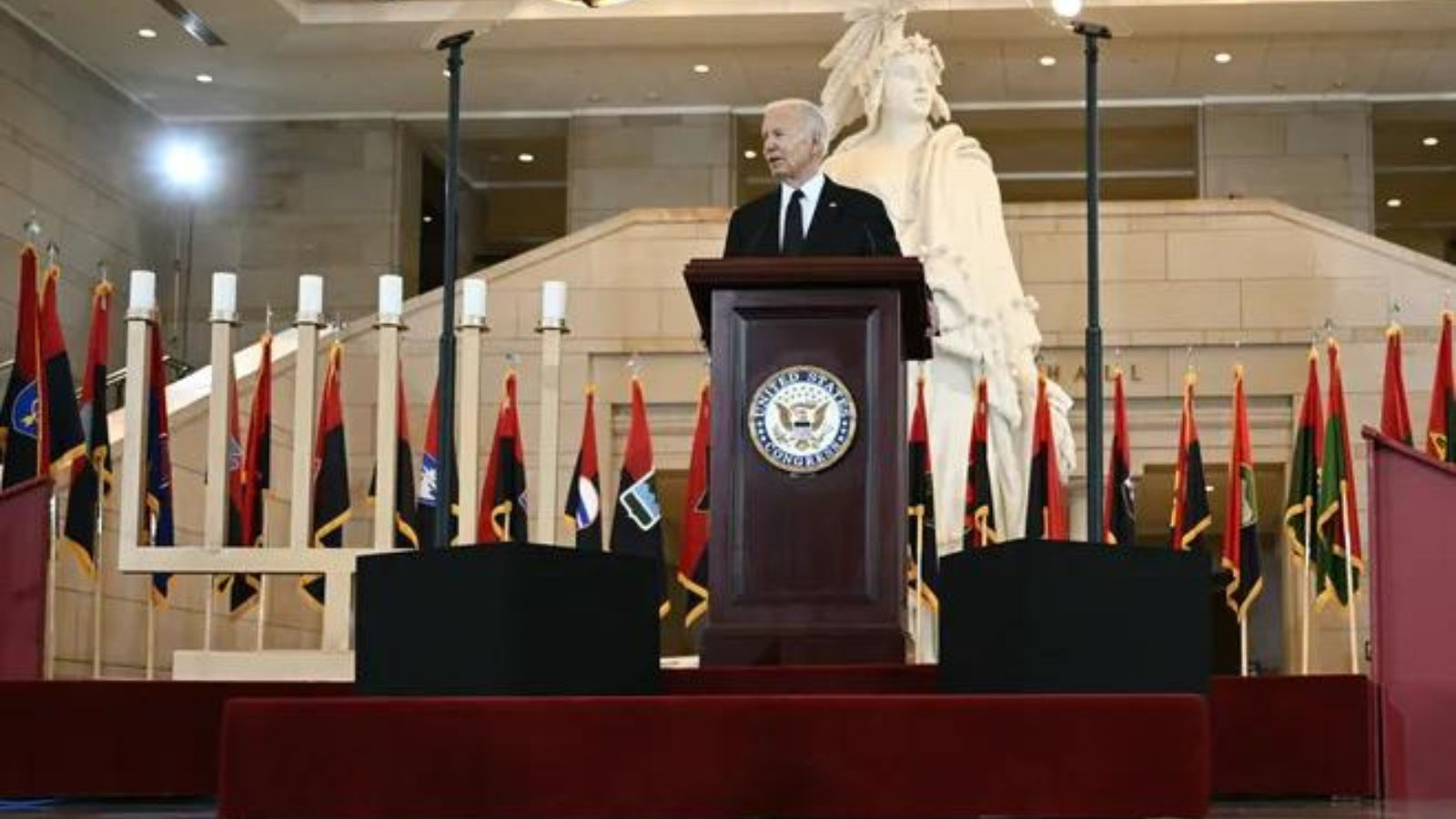 Biden conmemora el Día del Recuerdo del Holocausto