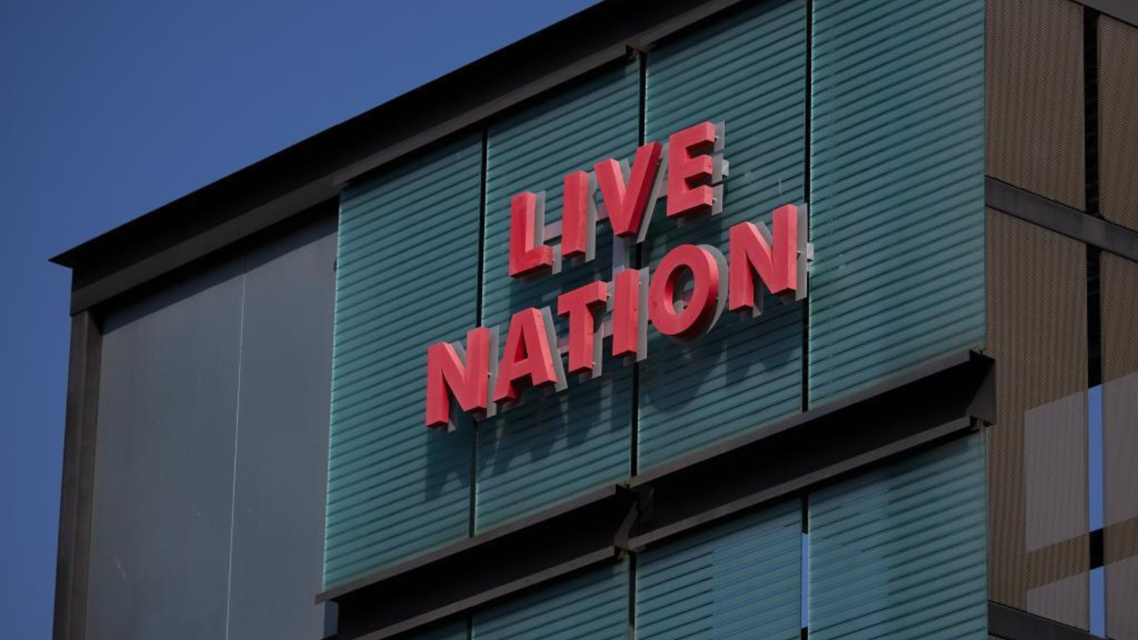 Paxton demanda a Live Nation-Ticketmaster por monopolizar mercados de conciertos