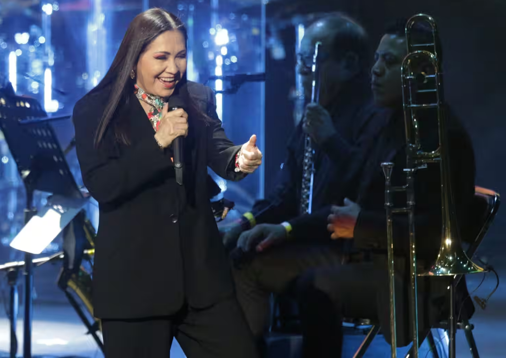 Hospitalizan a Ana Gabriel y pospone shows de su gira