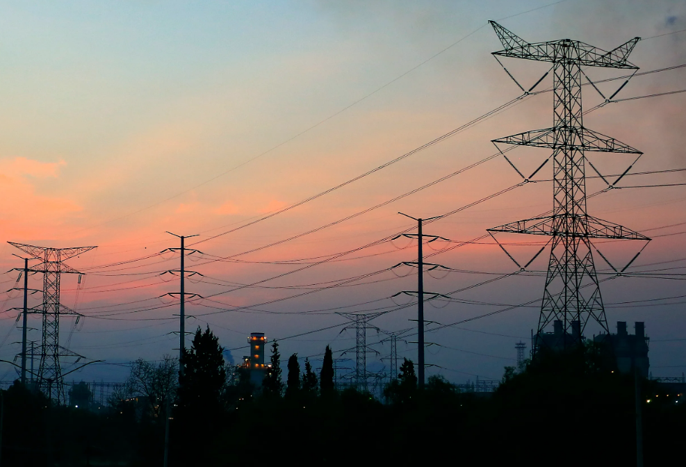 Red eléctrica pasa a estado de emergencia por máxima demanda de energía