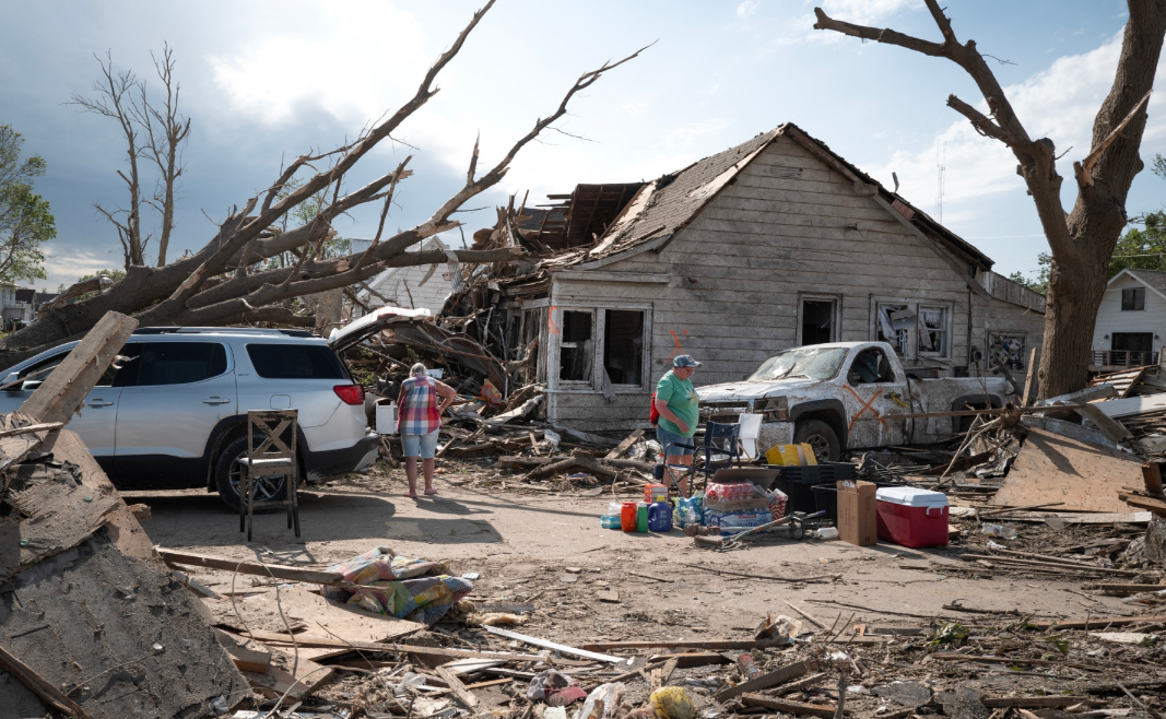 Tornados mantienen en alerta a 16 millones de personas y dejan 23 muertos