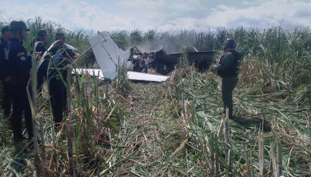 Mueren dos mexicanos en Venezuela en accidente de una avioneta