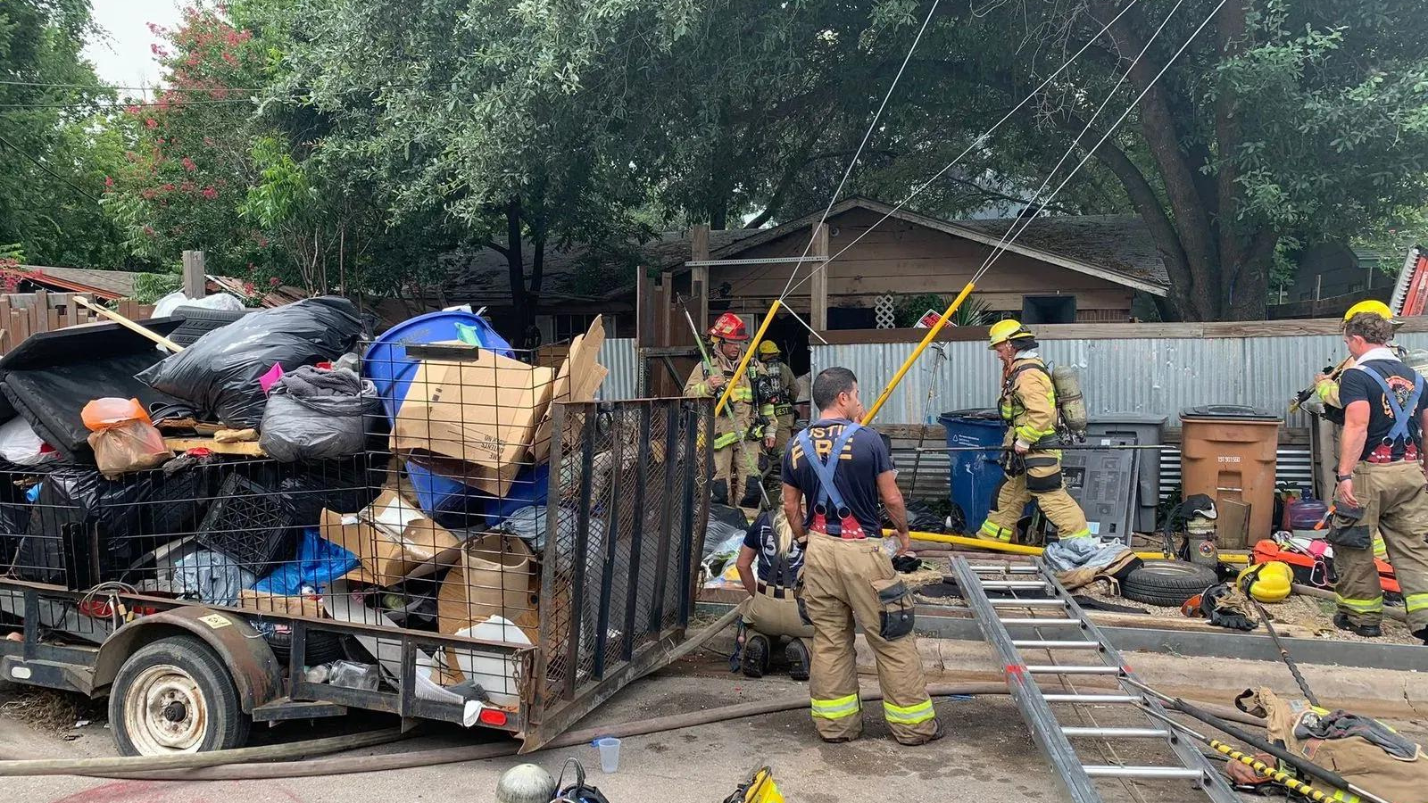 Incendio de casa del sur de Austin deja dos muertos y varios heridos