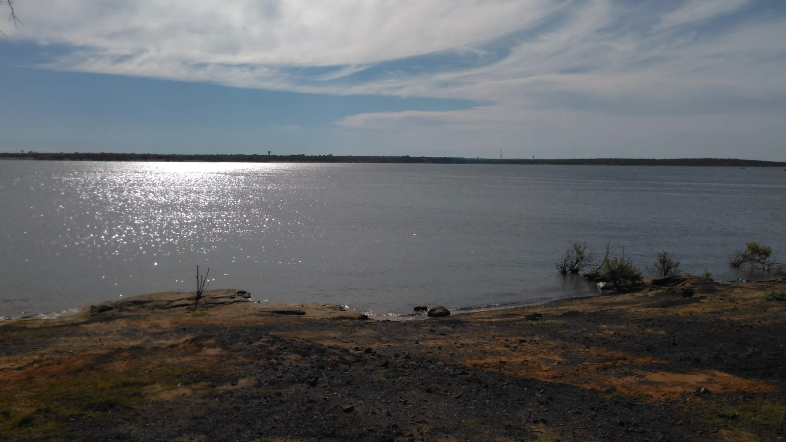 Sigue la búsqueda de un hombre desaparecido en el lago Grapevine