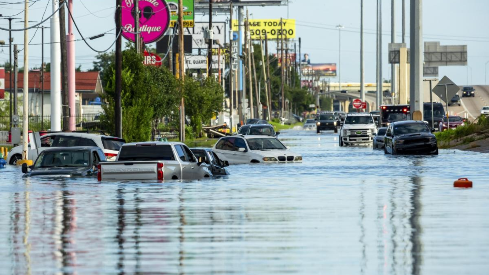 Texas investiga a CenterPoint tras una semana de apagones por el Beryl