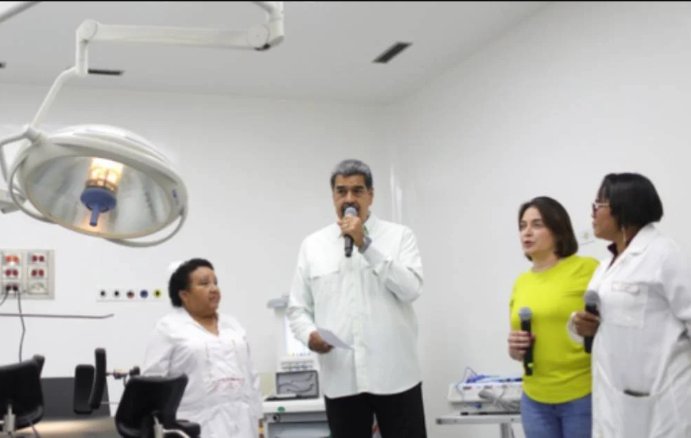 Maduro asegura que la salud en Venezuela es gratuita: oposición no garantiza bienestar