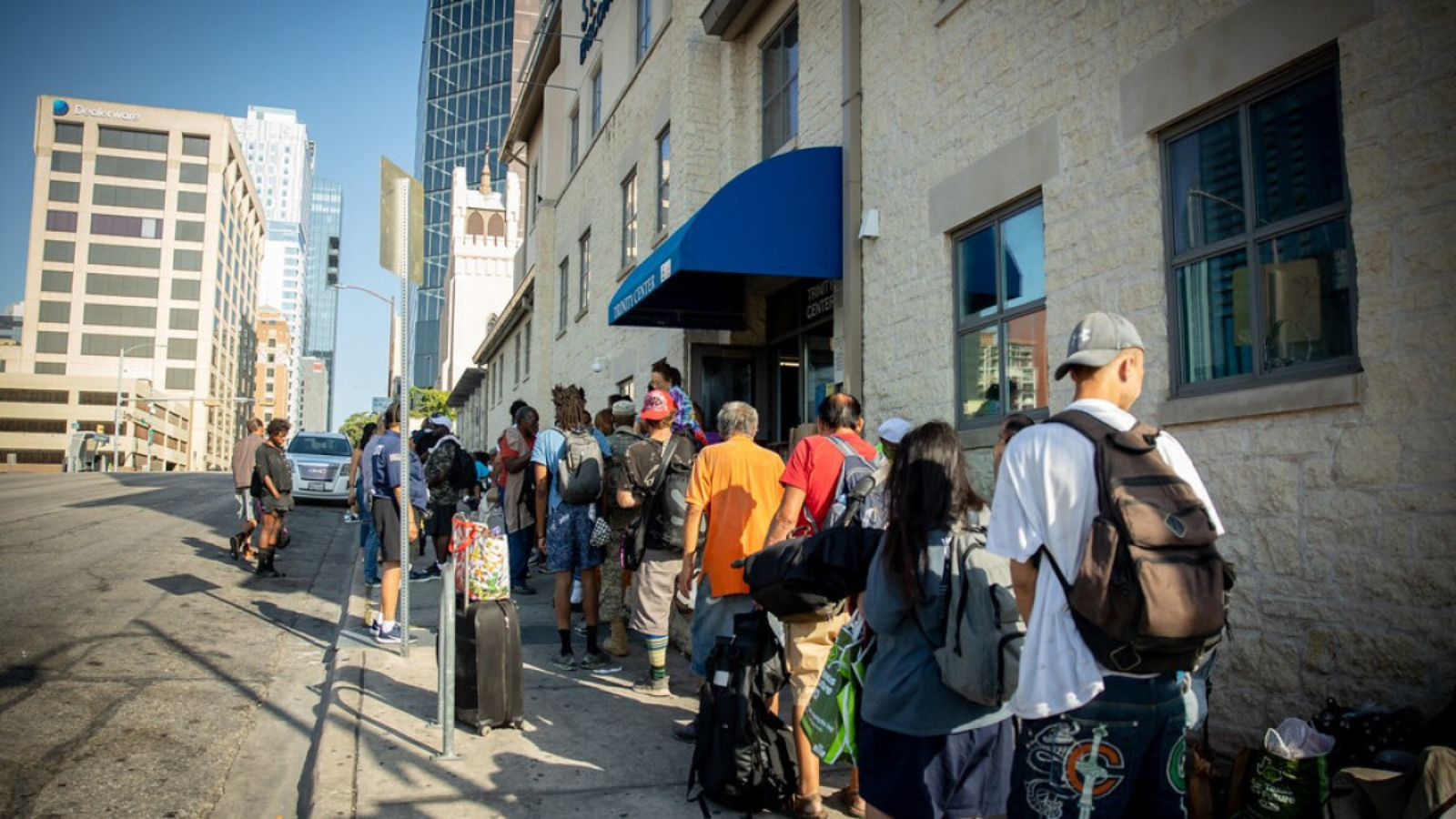 Austin y Trinity Center aumentan horario del centro de refrigeración para personas sin hogar