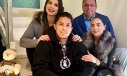 Carlos Salcedo y su familia, quienes están en medio de una investigación judicial por el homicidio de Martha Paola, hermana del futbolista.(Agencia Reforma)