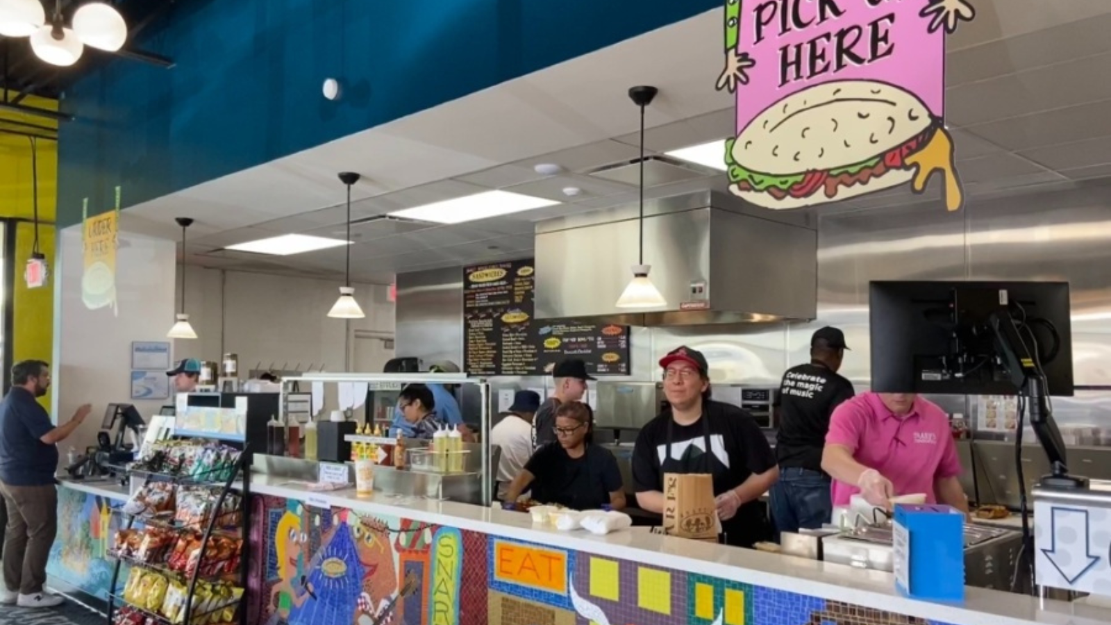 Snarfs Sandwiches ahora abre en el sur de Austin