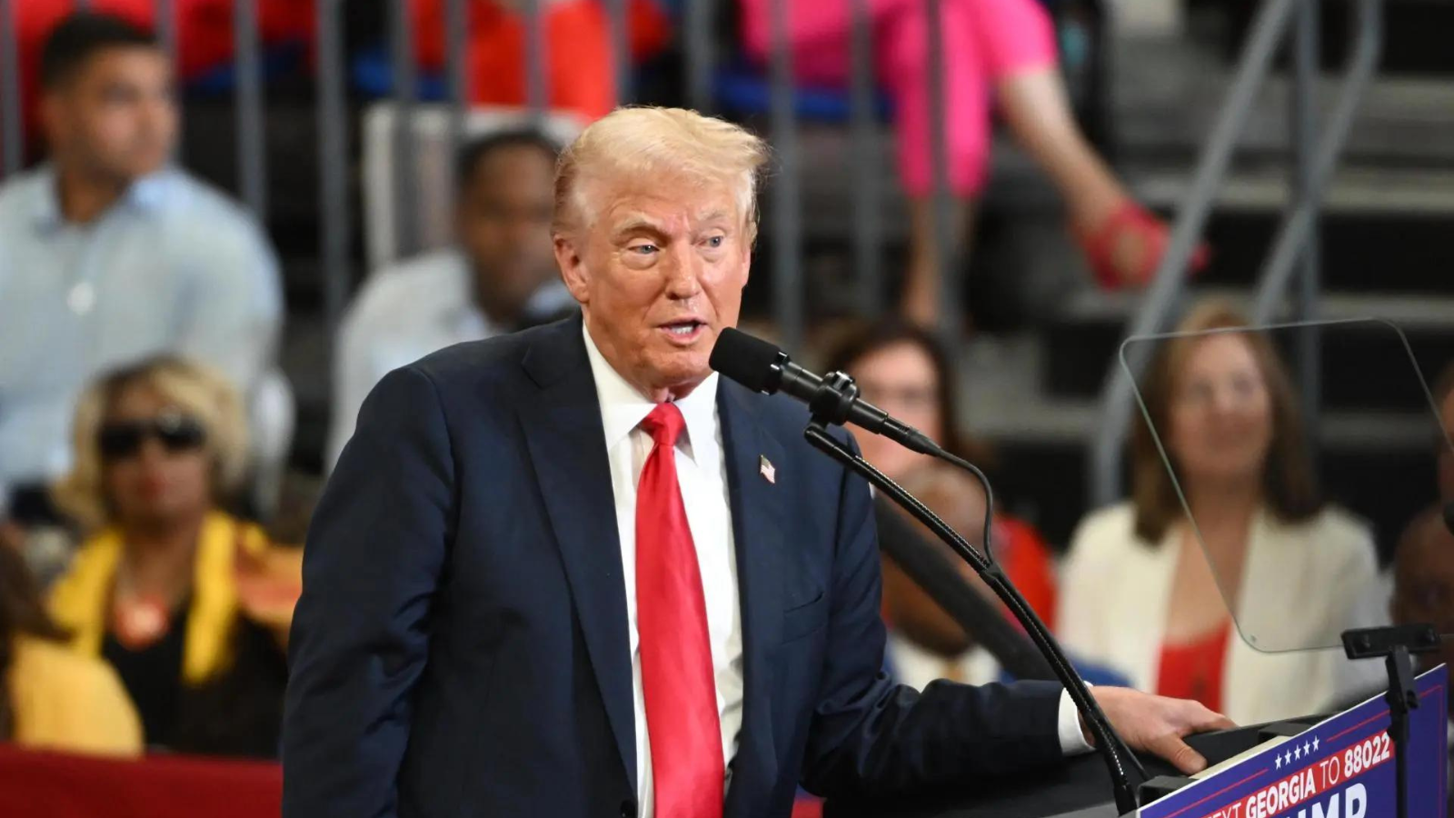 Trump propone a Harris tres debates en septiembre