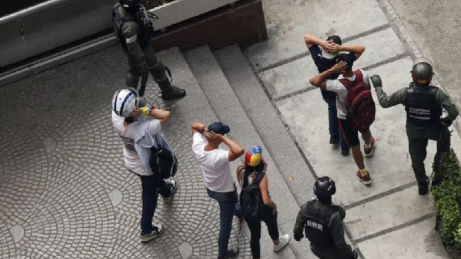 Familiares de adolescentes detenidos en Venezuela denuncian torturas contra los menores