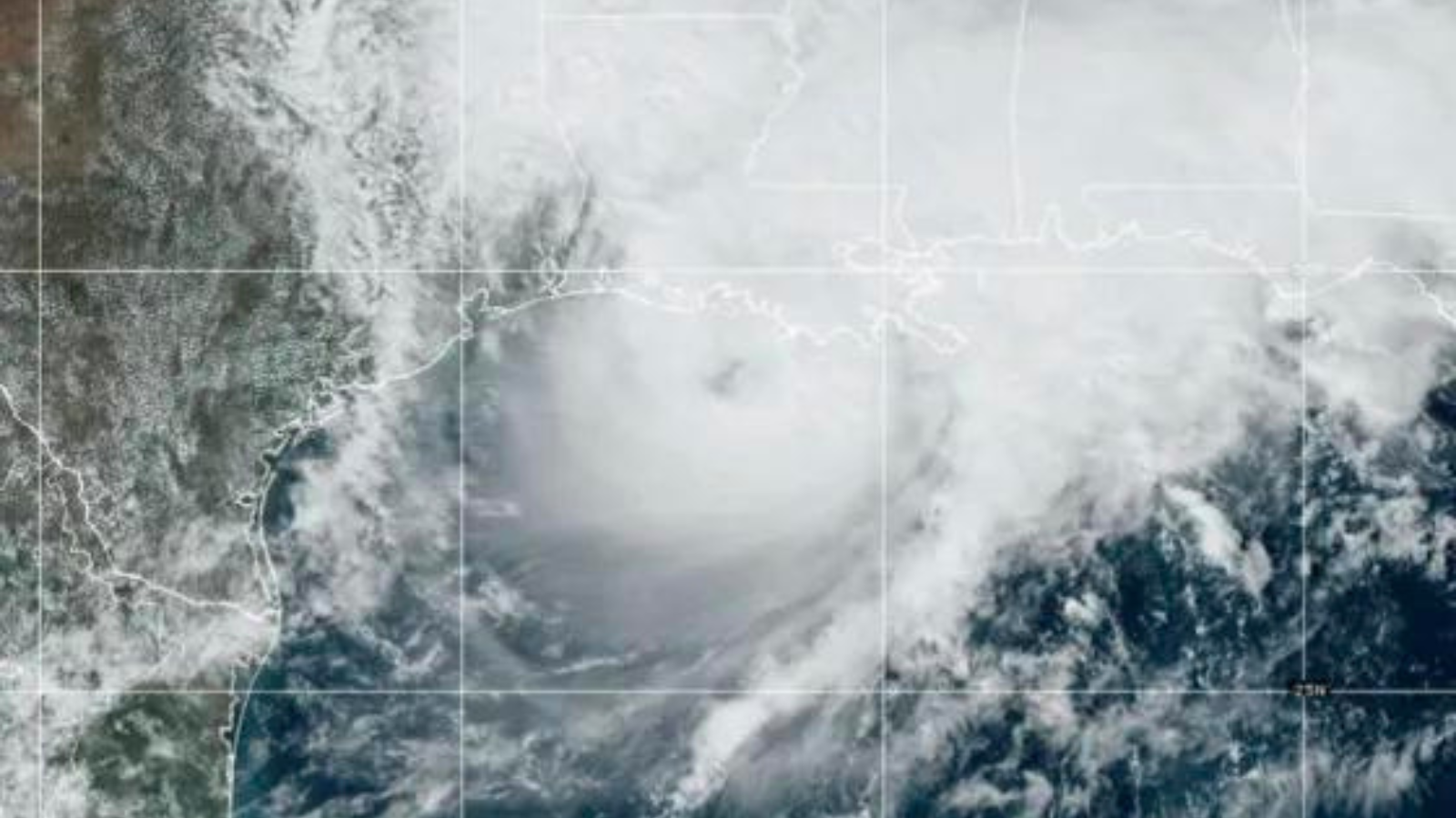 Francine toca tierra en la costa de Louisiana como huracán de categoría 2