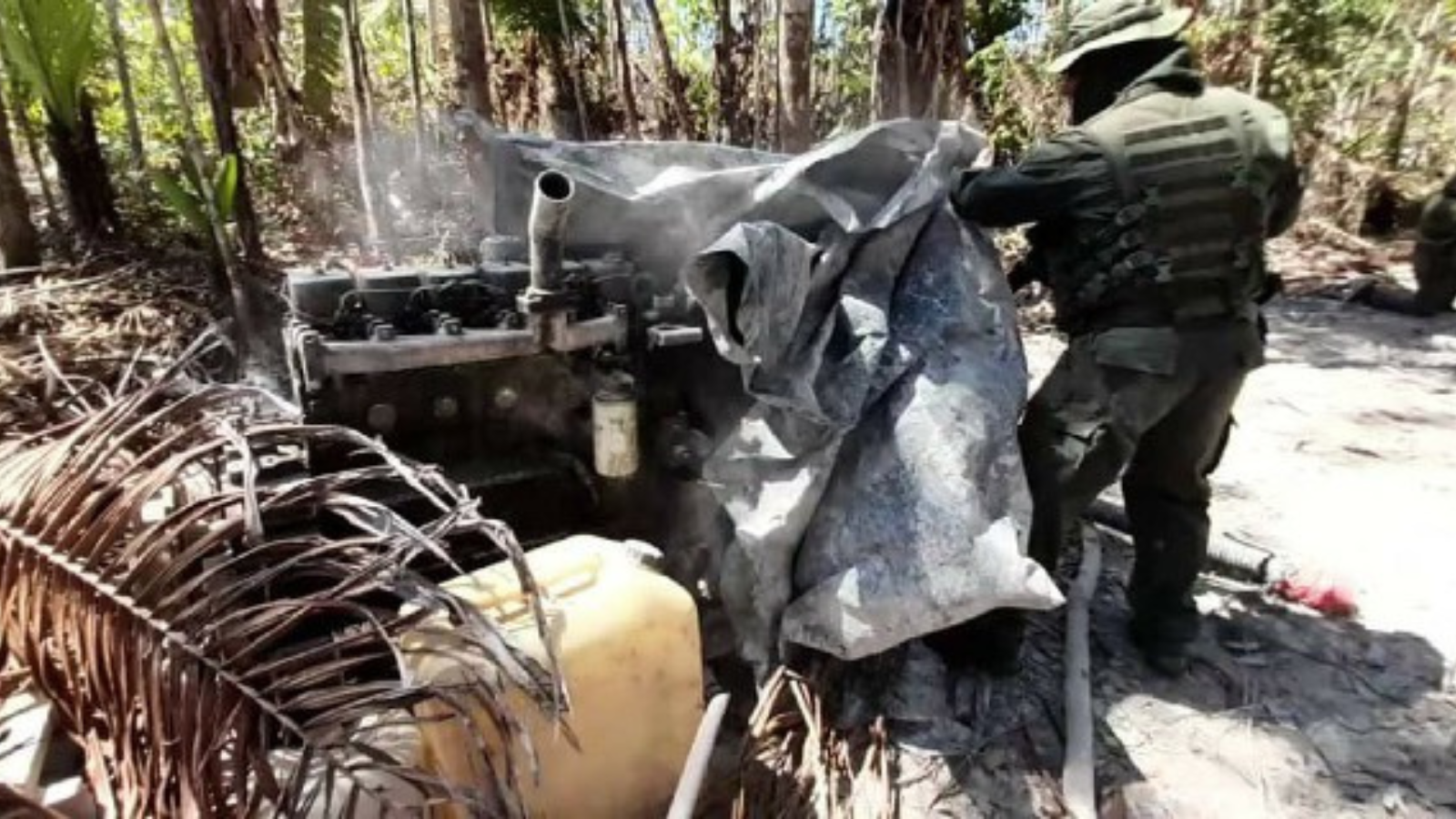 Fuerza Armada destruye un campamento de minería ilegal