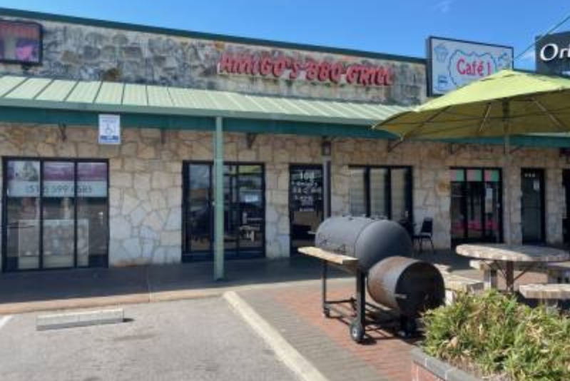 Amigo’s BBQ Grill en Pflugerville ofrece un menú variado