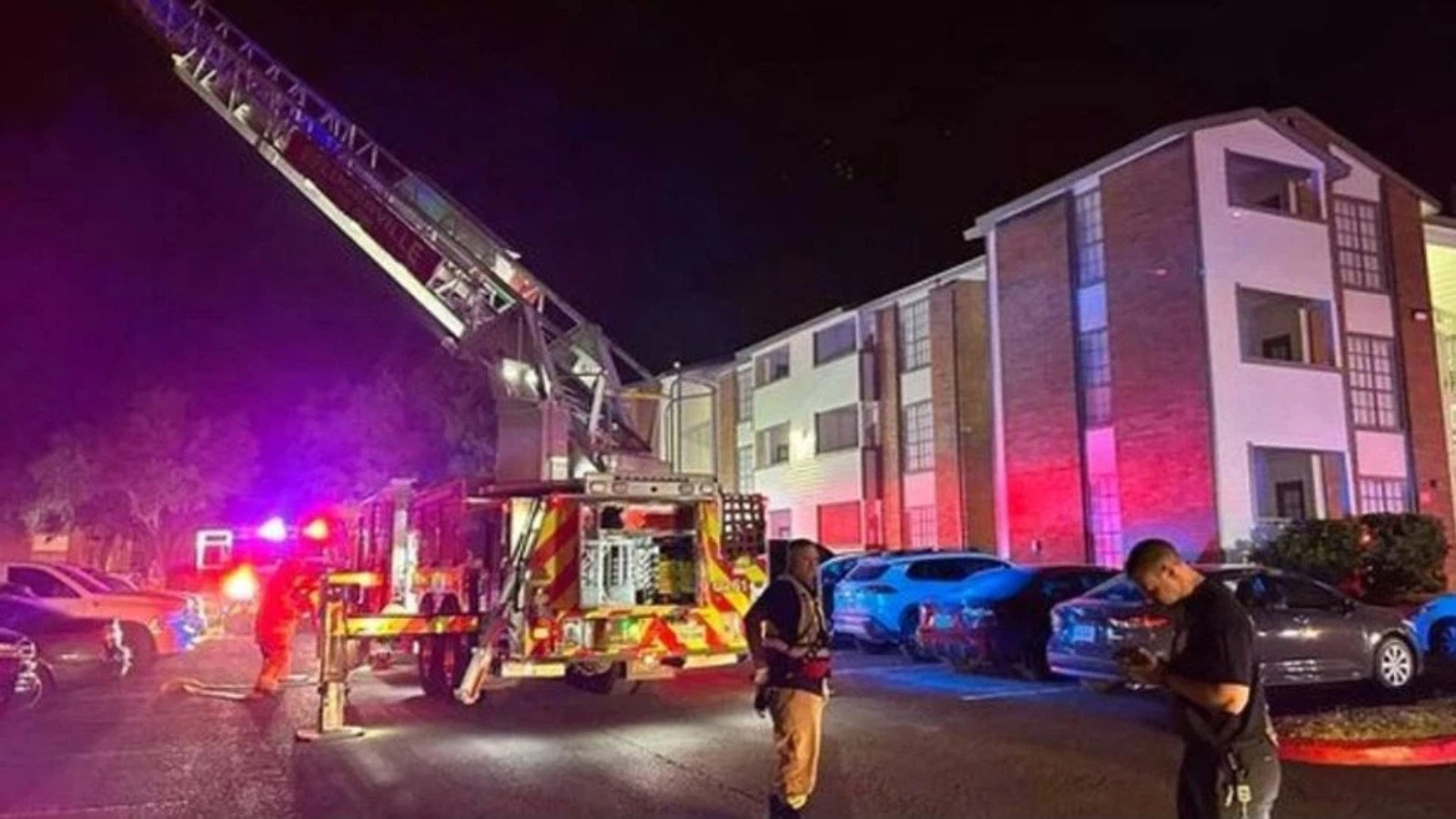 Incendio en complejo habitacional de Pflugerville deja tres damnificados