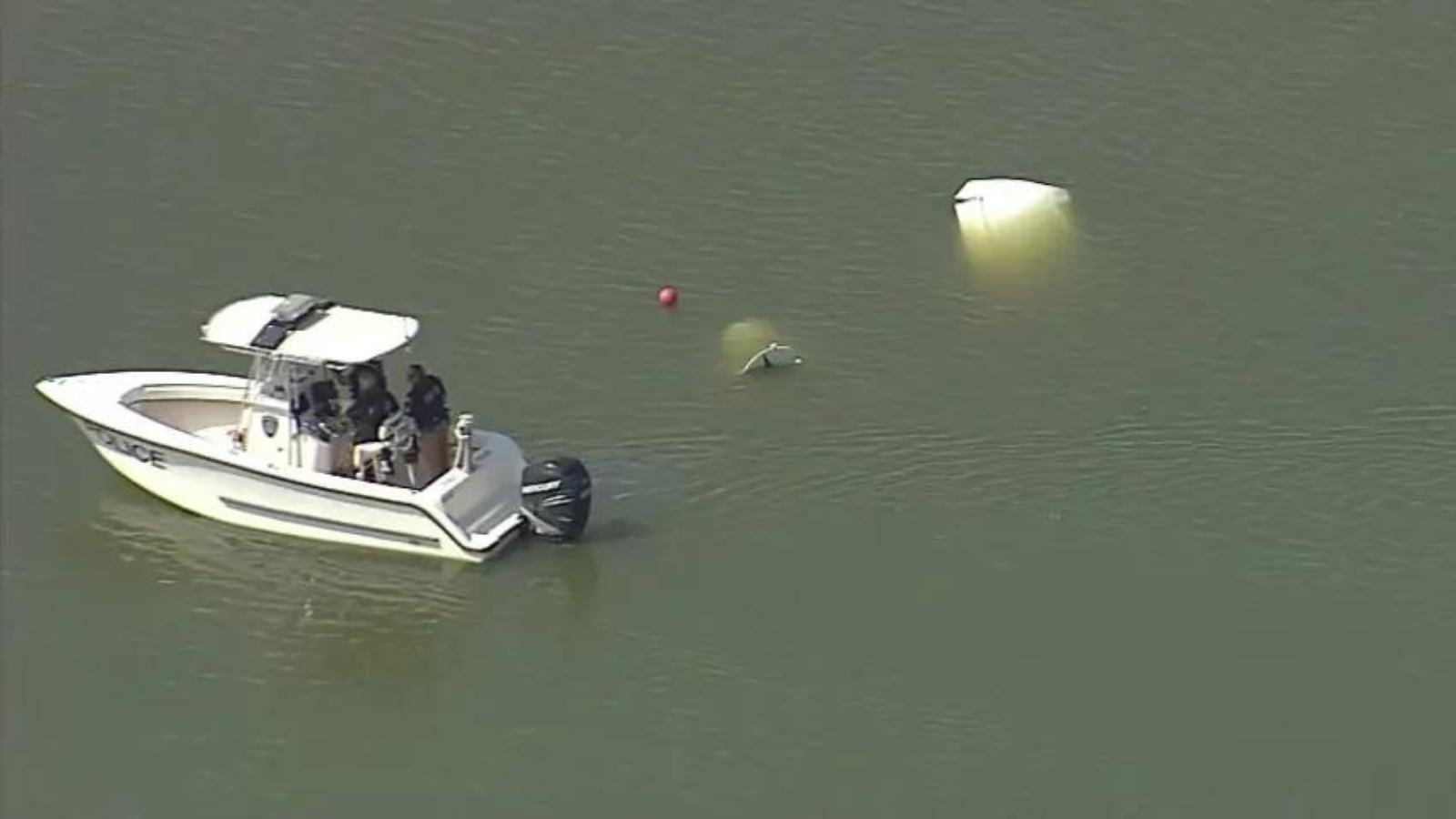 Un muerto tras avioneta estrellarse en el lago Eagle Mountain en Fort Worth