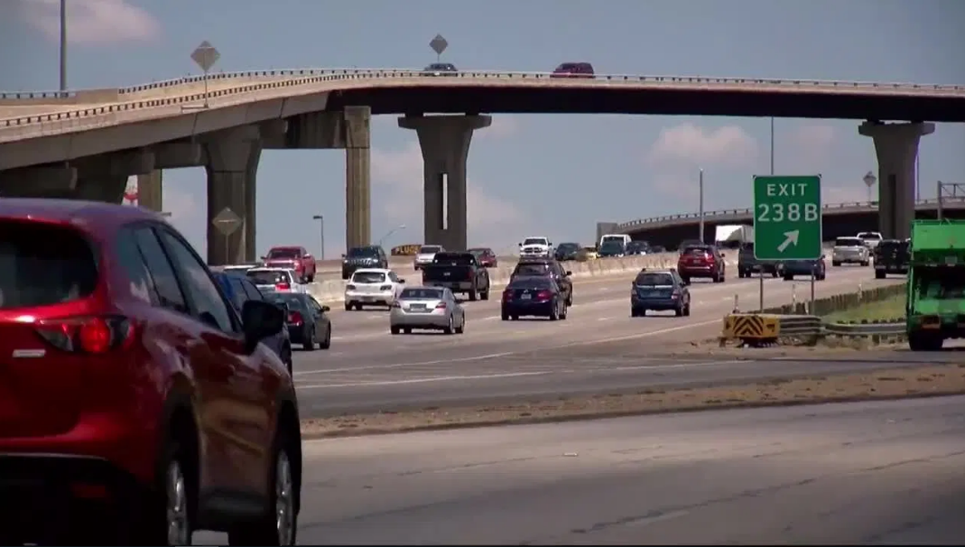 Ayuntamiento enfrenta fecha límite para financiación de Cap and Stitch