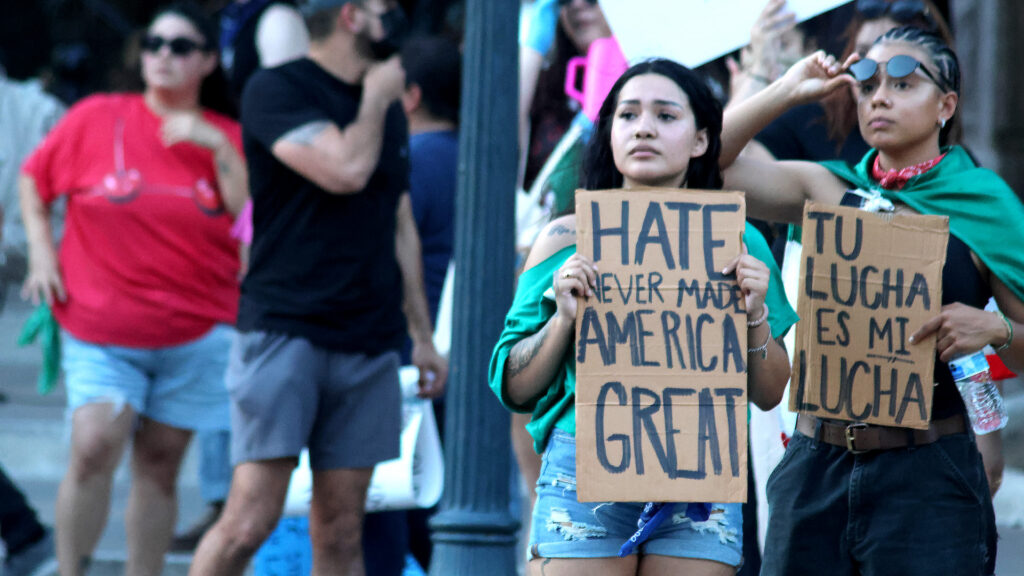Protestas en contra de las redadas de Migración llegaron a Austin | Foto: Austin Latino / Jorge Iturralde