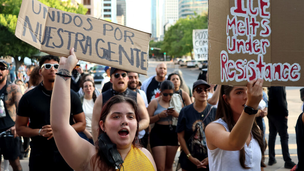 Protestas en contra de las redadas de Migración llegaron a Austin | Foto: Austin Latino / Jorge Iturralde