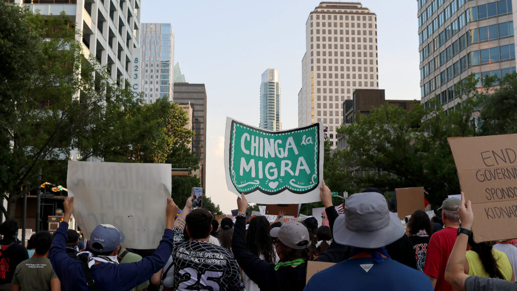 Protestas en contra de las redadas de Migración llegaron a Austin | Foto: Austin Latino / Jorge Iturralde