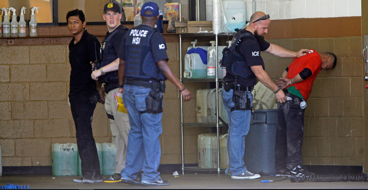 Condado Hays Juez pide prácticas migratorias humanas