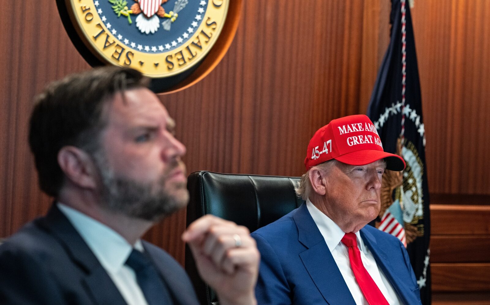 JD Vance: Guerra al programa nuclear, no a Irán: VP