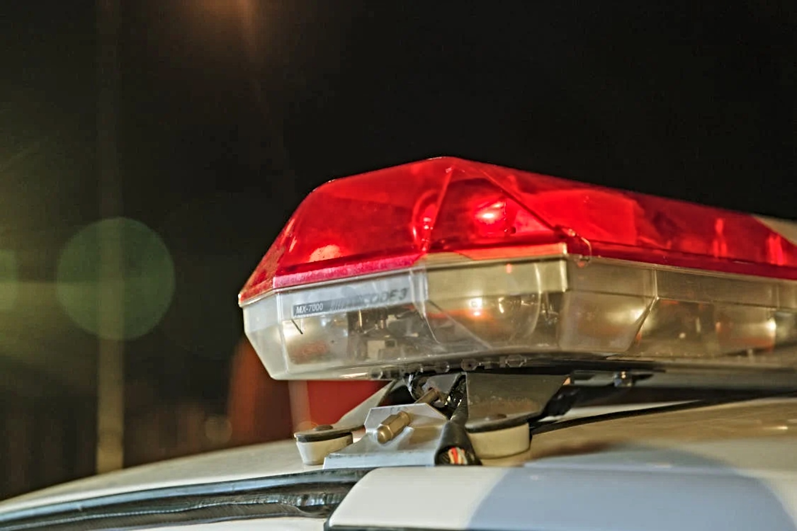 Cae vidrio de edificio por 3ra vez en el año