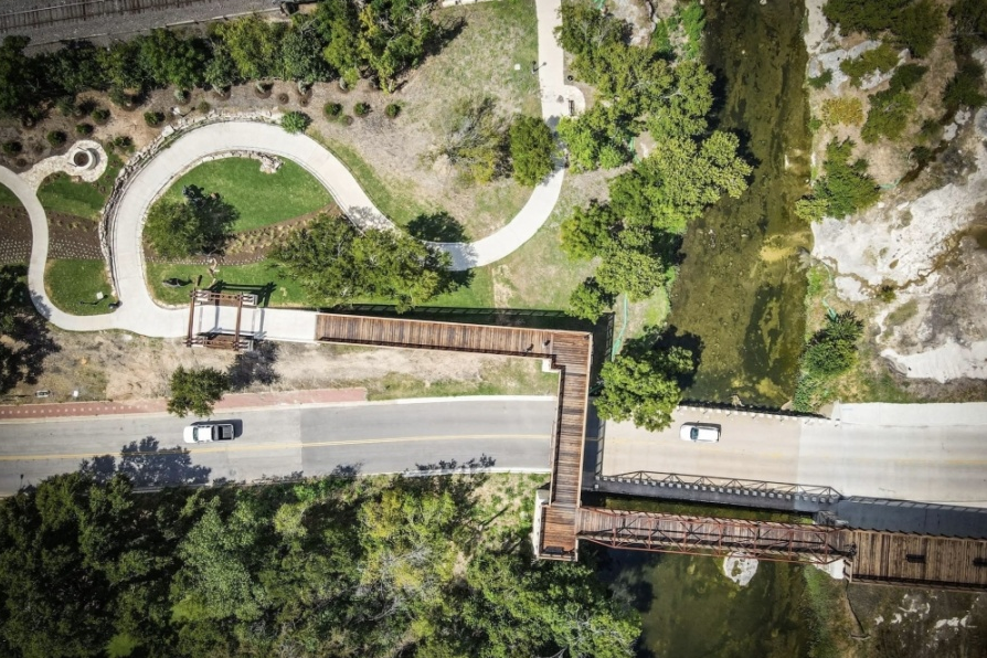 El proyecto incluye la reconstrucción completa de Chisholm Trail Road desde Sam Bass Road hasta RM 620 Cortesía de la ciudad de Round Rock