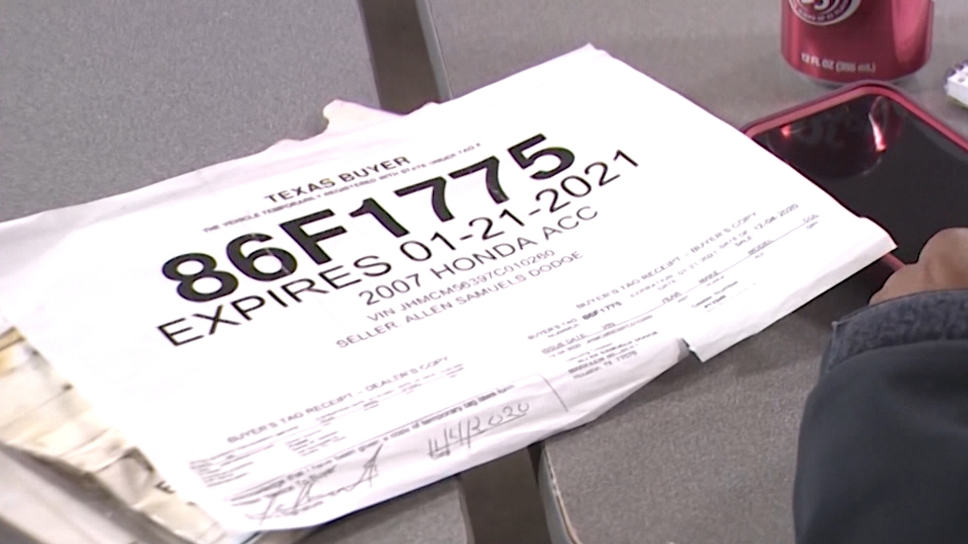 Texas inaugura nueva era de placas de metal para frenar delincuencia