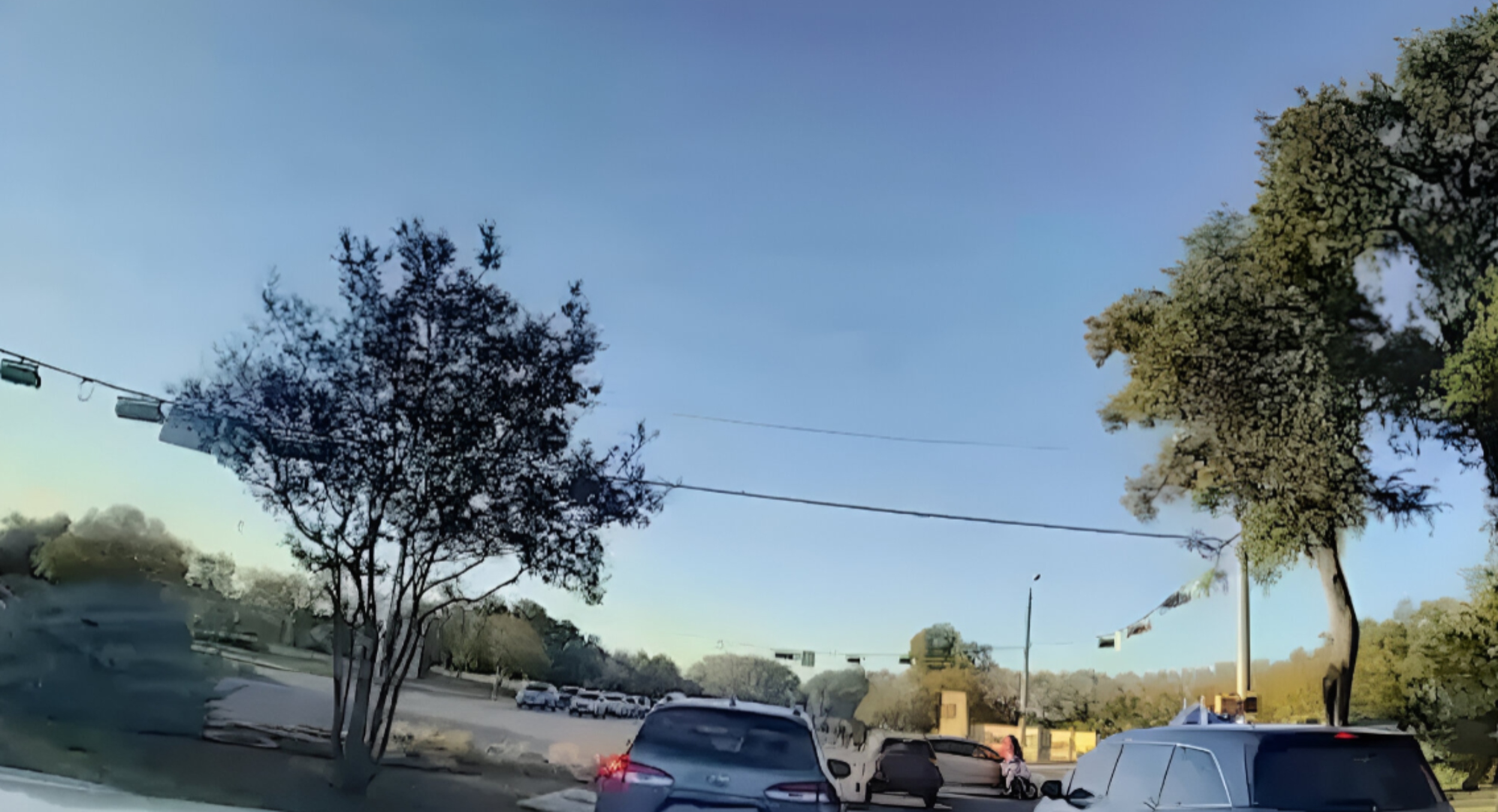 Vehículo sospechoso que atropelló a un hombre y dos niños en bicicleta en el suroeste de Austin. (Crédito/APD)